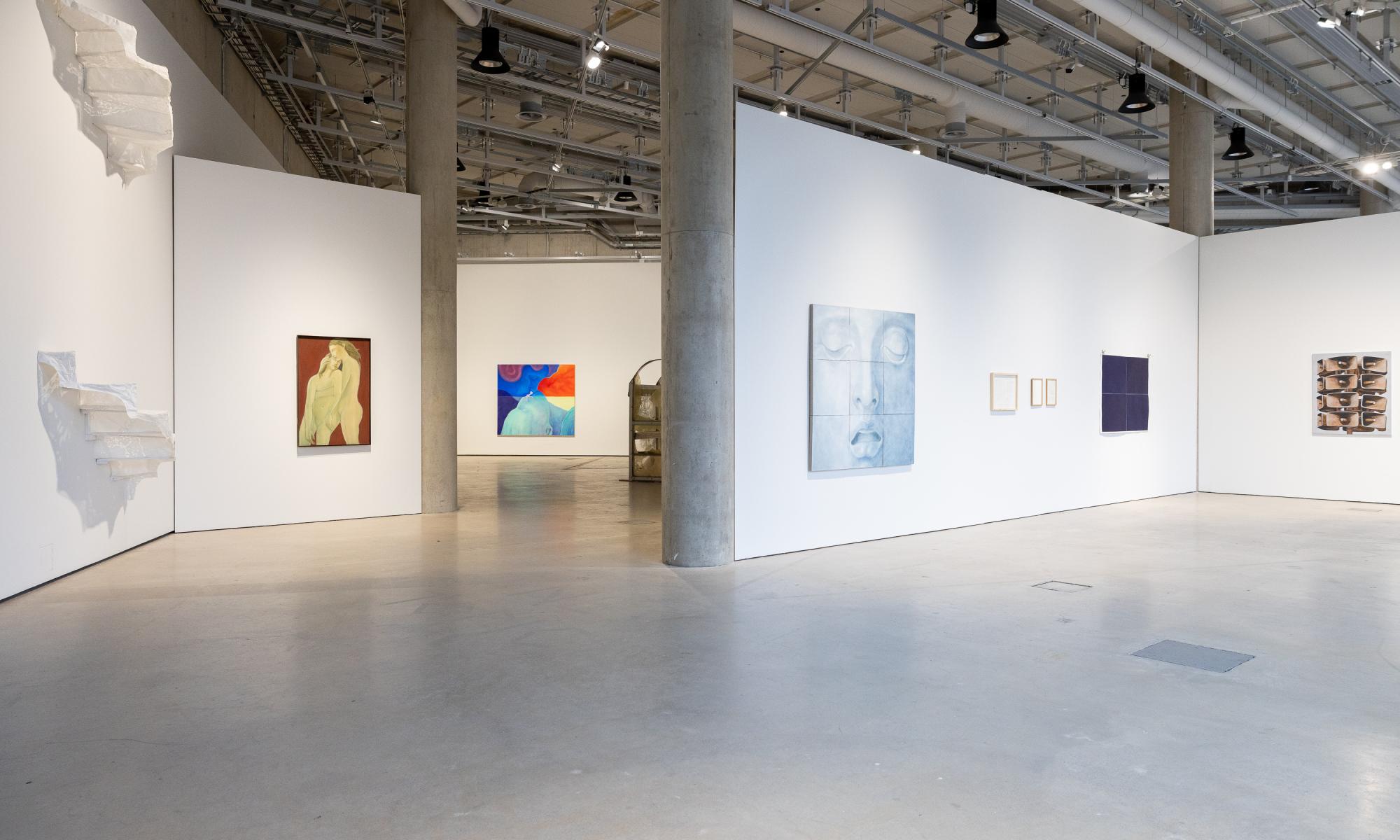 Näkymä Einladung-näyttelystä Kuva/Tilassa.