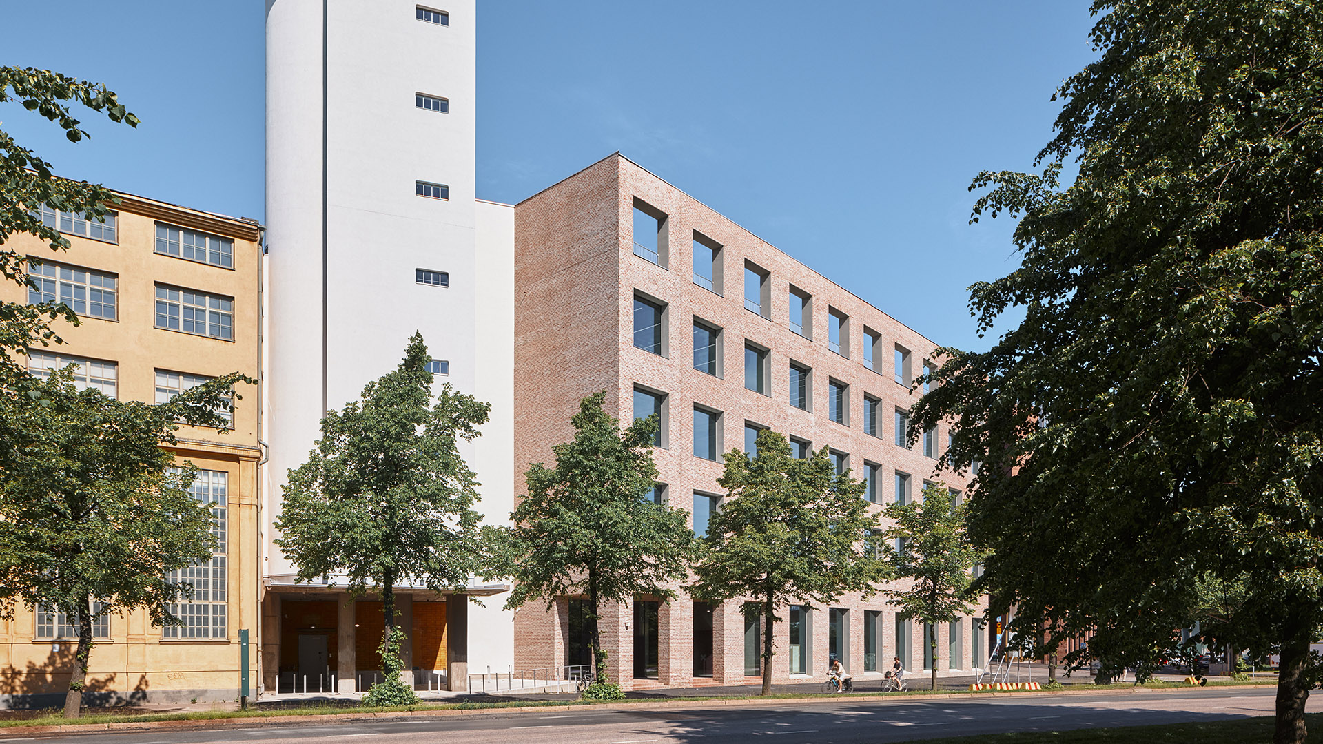 Academy of Fine Arts' new building on Sörnäisten rantatie.