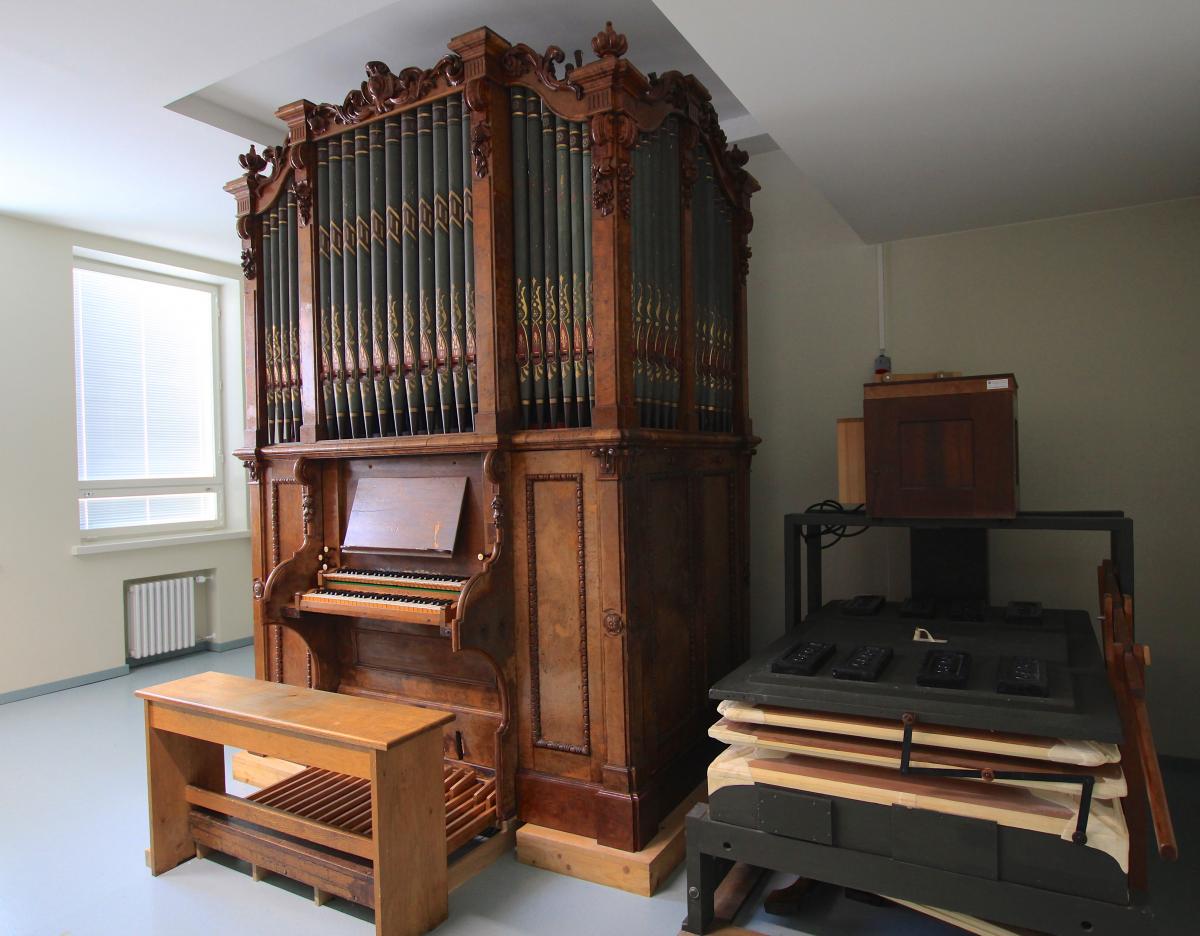 Peter Conacher organ