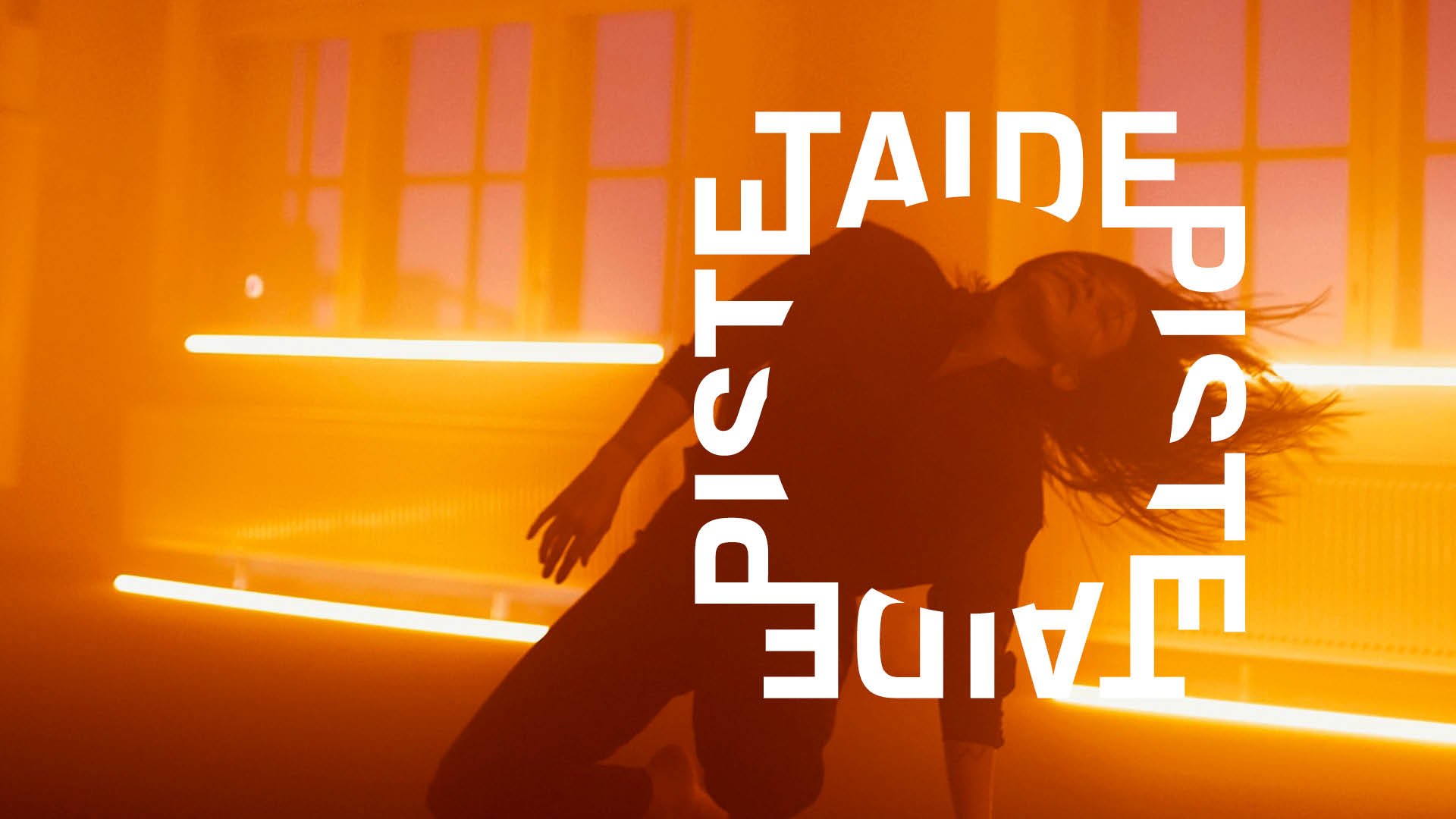 Tanssija Teatterikorkeakoulussa