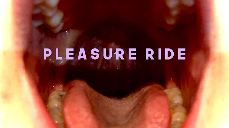 Kuvassa auki oleva suu, päällä teksti Pleasure Ride