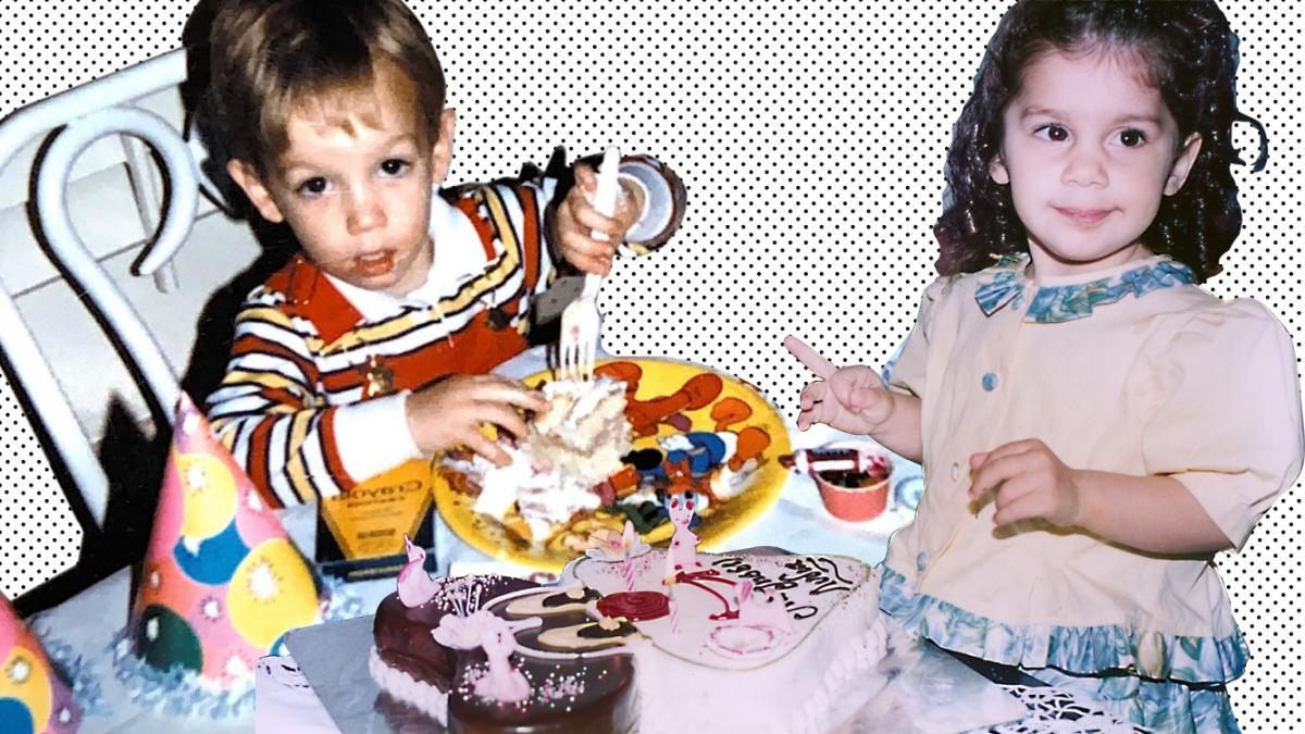 Kuvassa kaksi lasta syö kakkua.