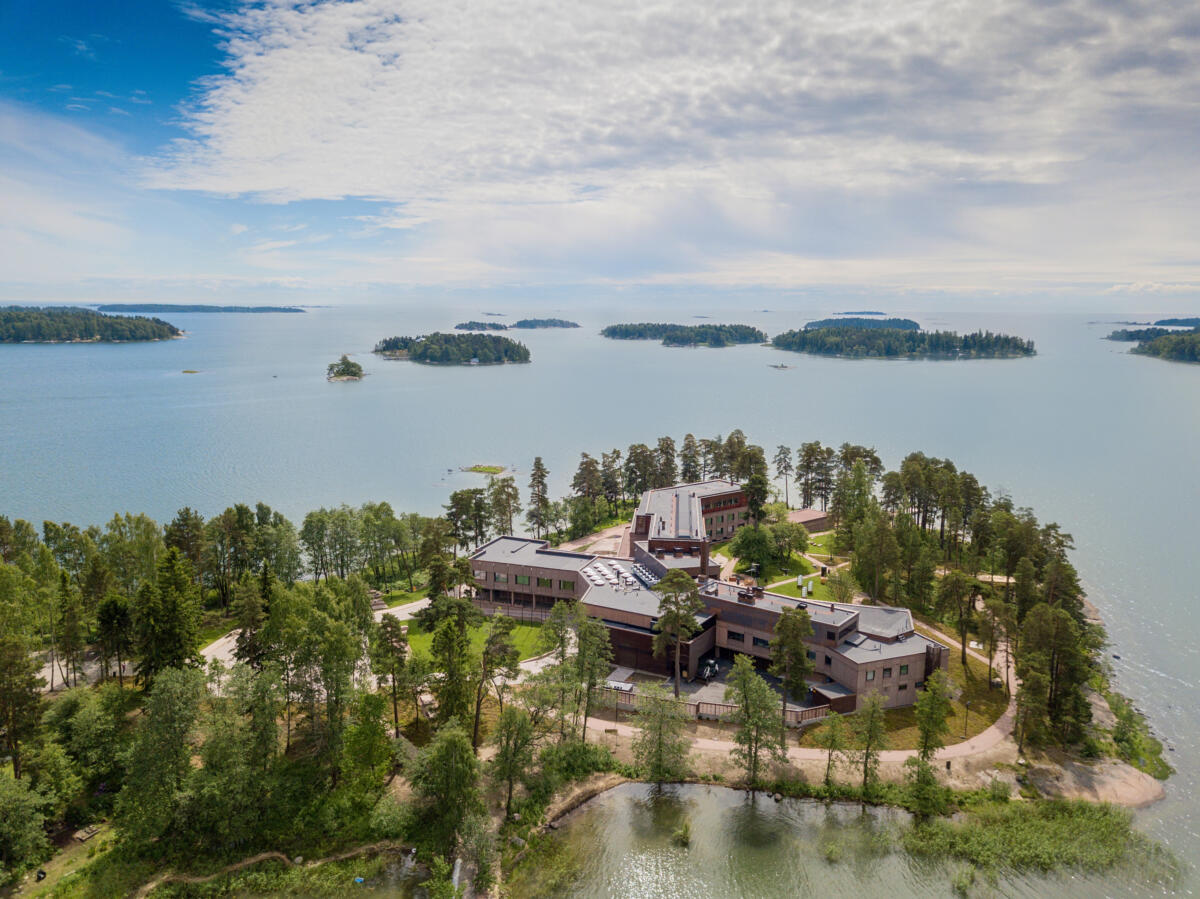 An areal view of Hanaholmen in the summer time.