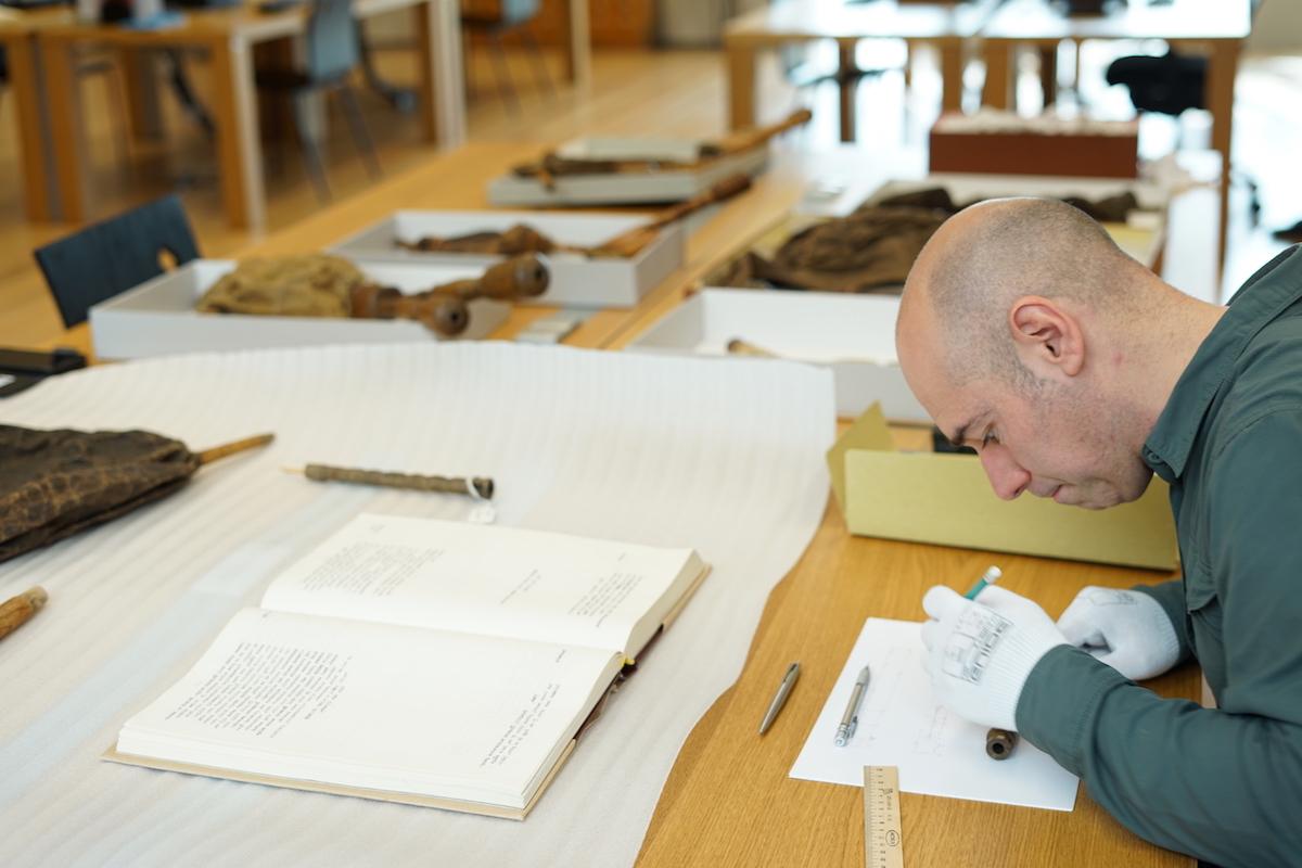 A photograph of Gonçalo Cruz working.