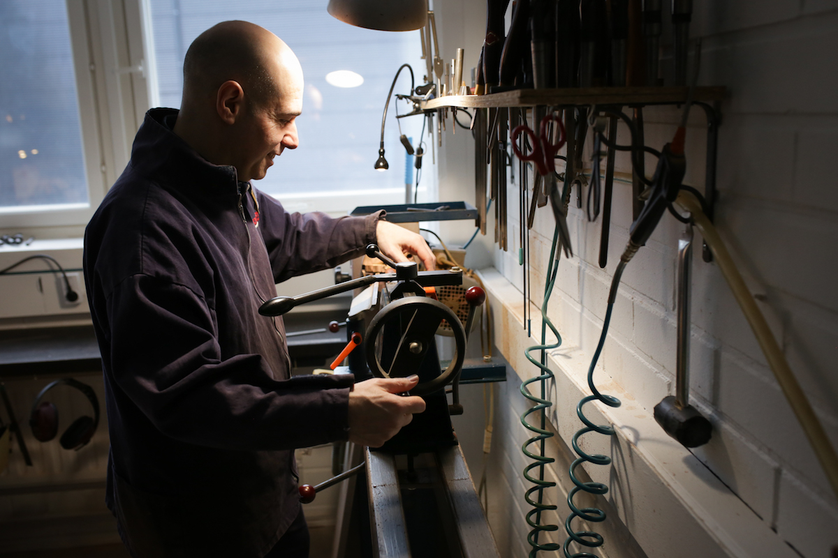 A photograph of Gonçalo Cruz working.